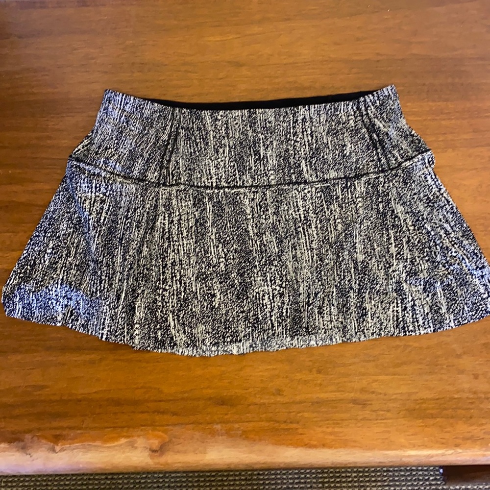 Lululemon size 12 tennis skirt
